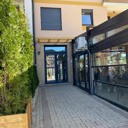 Lux Nena 2 - Zlatibor, Centar