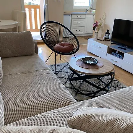 Lux Nena 2 - Zlatibor, Centar